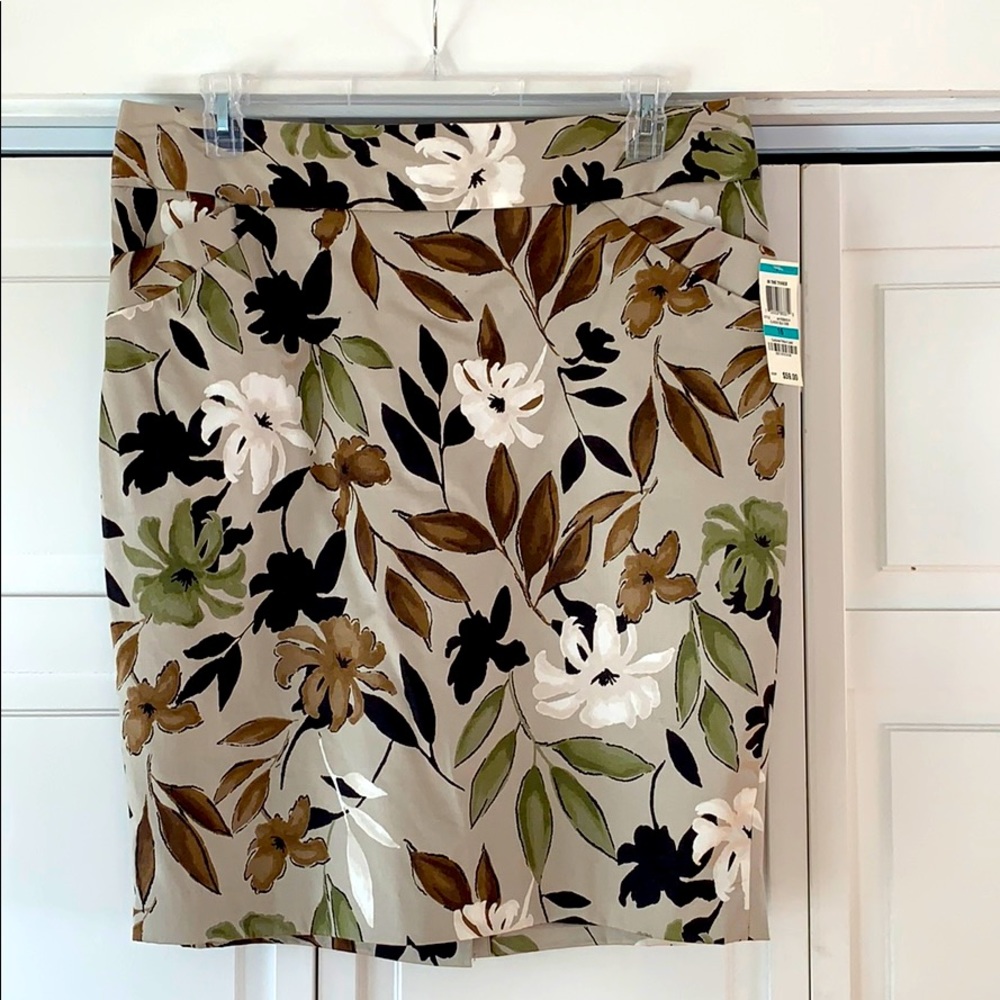Neutral print skirt